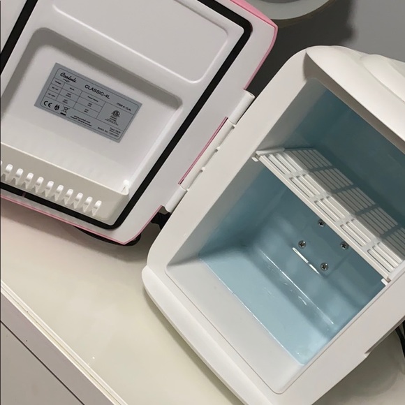 Cooluli mini beauty fridge - Picture 2 of 4